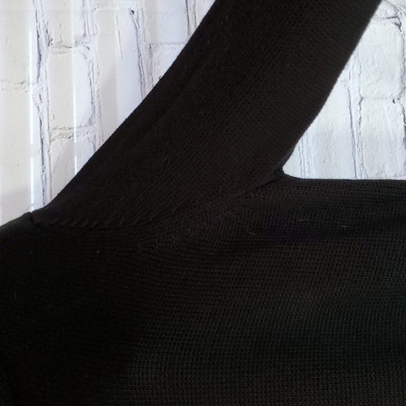 Calvin Klein Turtleneck Sweater - Picture 7 of 8